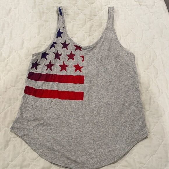 Tank top Stars and Stripes under armor tank top size Small - Picture 1 of 4